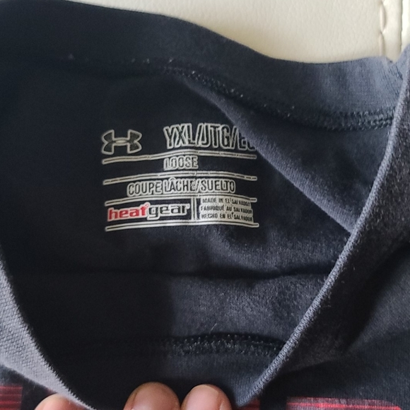 Under Armour tee - Picture 3 of 3